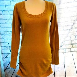 Derek Heart || Tan long sweater with lace back